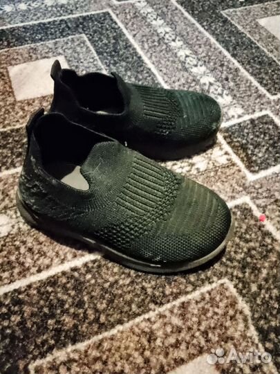 Кроссовки на мальчика на резинке 24