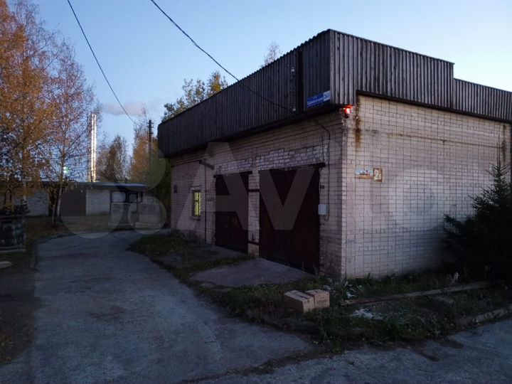 Гараж, > 30 м²