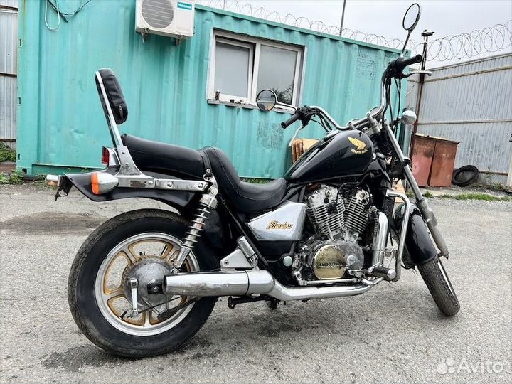 Honda NV750 shadow