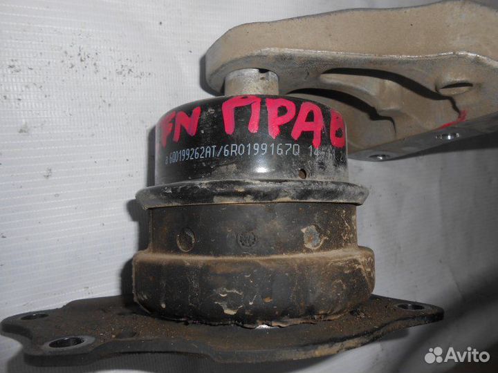 Опора двигателя правая Skoda Rapid cfna 2014