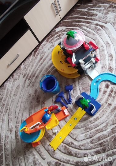 Гараж детский + парковка + лего-дорожки и др