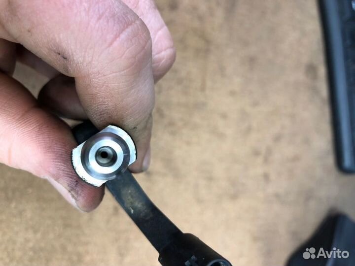 Б/У форсунка топливная Состояние на фото, оригинал