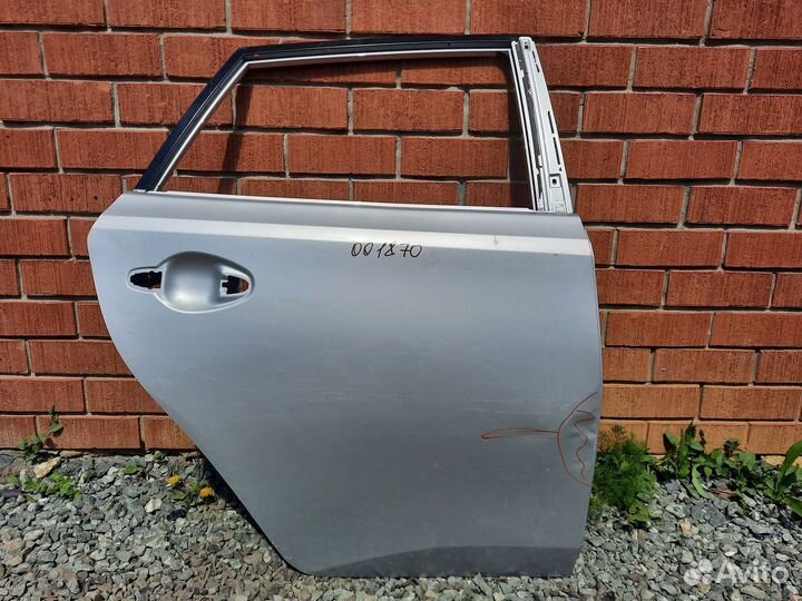 Дверь задняя правая Toyota Auris E180 Тойота Аурис