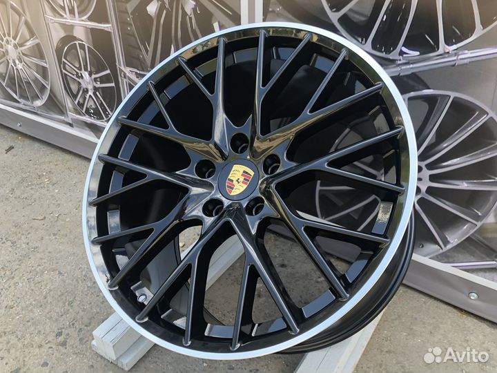 Новые разноширокие диски на Porshe Panamera