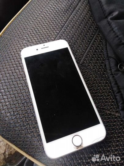 Телефон iPhone 6s