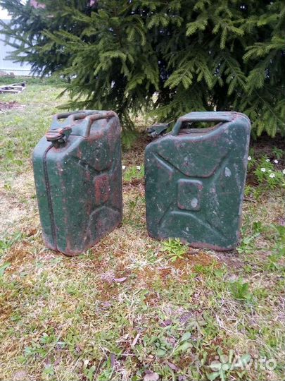 Канистра 20 литров железная