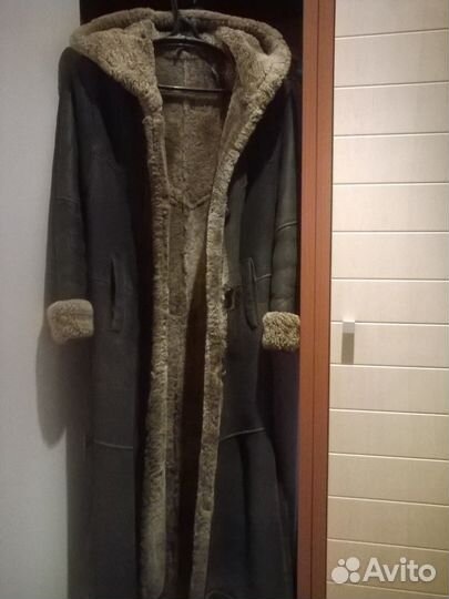 Дубленка женская натуральная с капюшоном