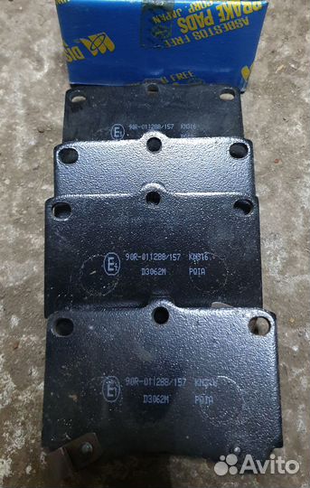 Тормозные колодки Mazda 121/323