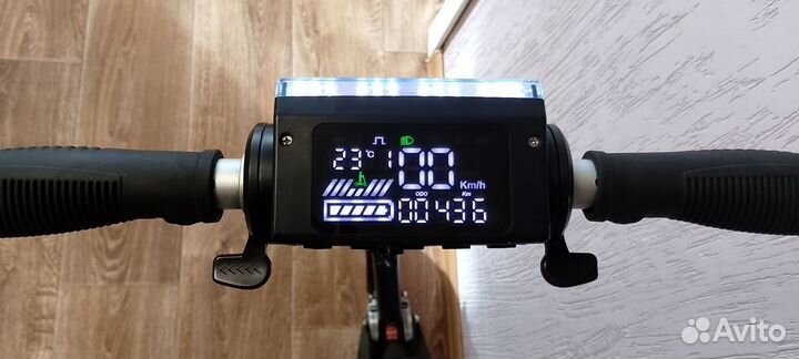 Электросамокат Zaxboard