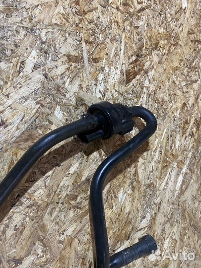 Трубка вакуумная Клапан VW Touareg GP 02-10