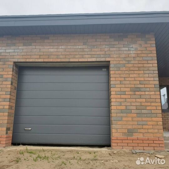 Секционные ворота