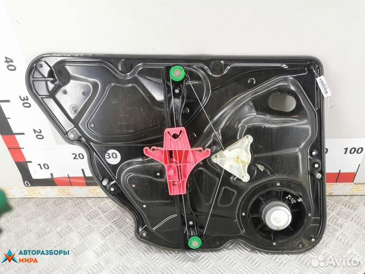 Стеклоподъемник электрический задний правый