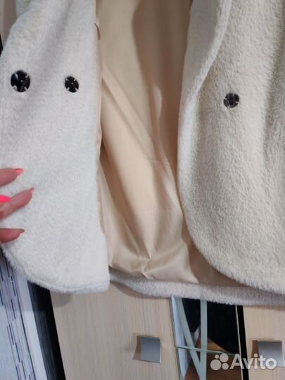Пальто женское 42 44 бежевое