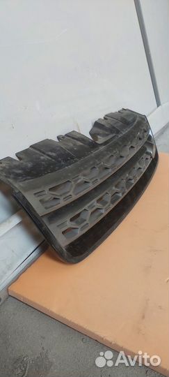 Решетка радиатора Land Rover Discovery Sport L550