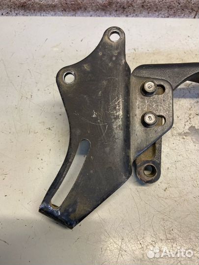 Кронштейн гур Hyundai Tucson 1 G4GB