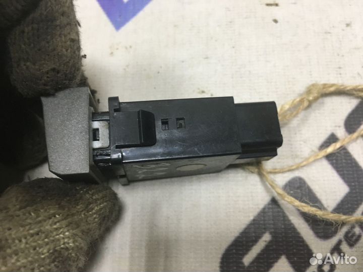 Кнопка обогрева заднего стекла Хендай Акцент