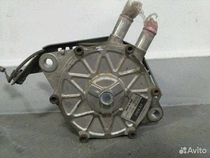 Насос водяной помпа Toyota Land Cruiser 200