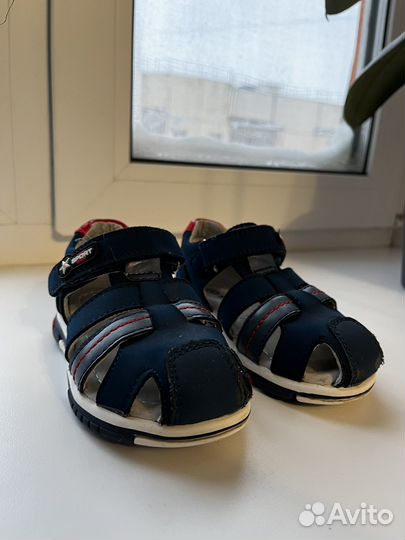 Сандалии для мальчика 23