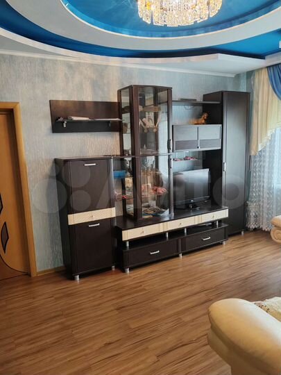 3-к. квартира, 83 м², 1/10 эт.