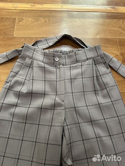 Брючный костюм женский