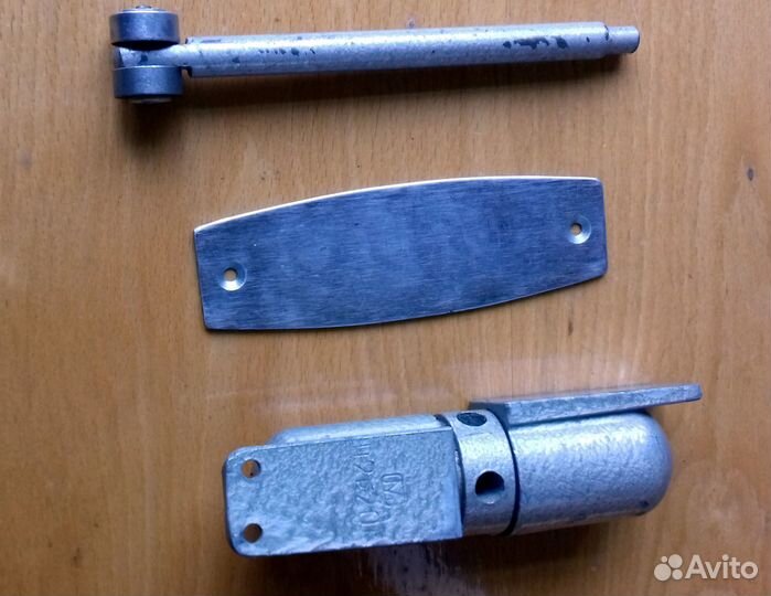 Пружинный доводчик двери СССР