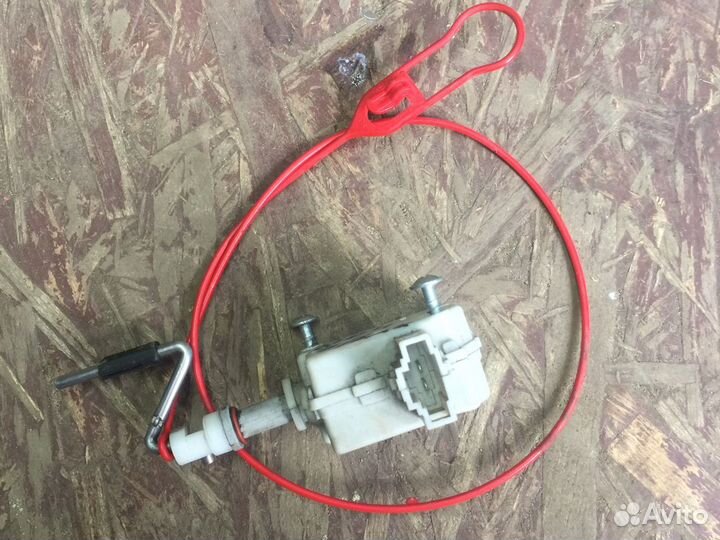 Активатор лючка бензобака Ауди Q7