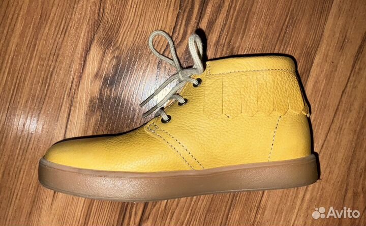 Демисезонные кожаные ботинки Kavat 29