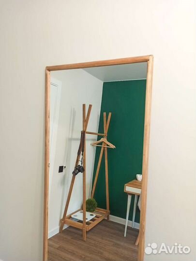 Зеркало напольное в деревянной раме