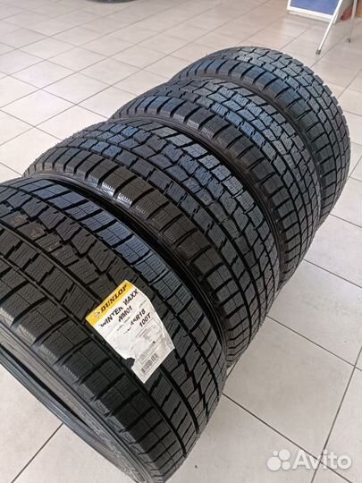 Dunlop Winter Maxx WM02 245/45 R18