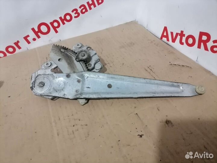 Стеклоподъемник задний правый Toyota Tercel