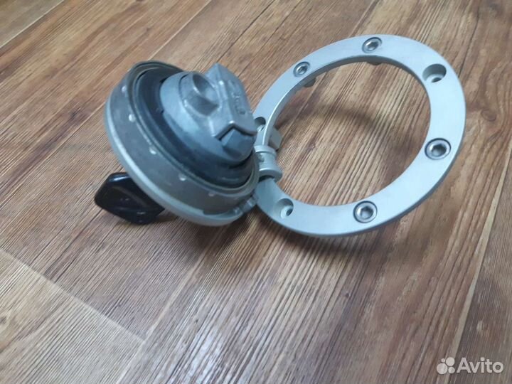 Крышка бака +1ключ Honda XL 700 transalp