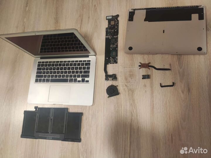 Macbook Air 13 2015 A1466 по запчастям все рабочее