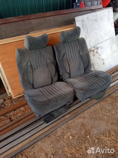 Передние сиденья