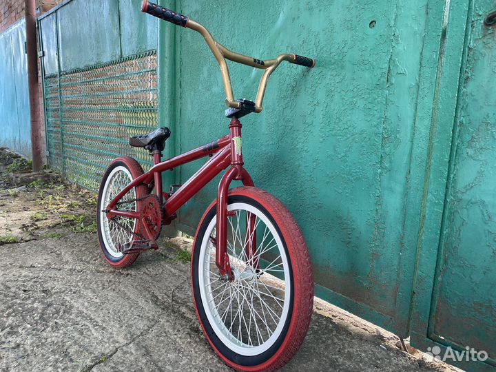 Трюковой велосипед BMX