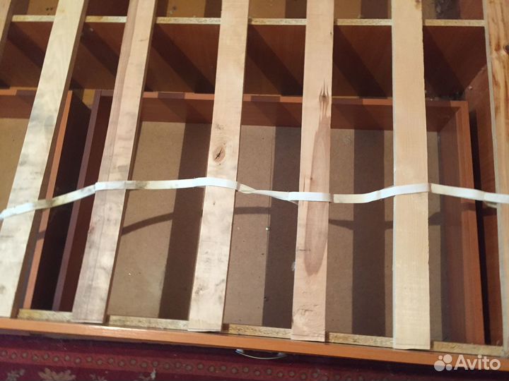 Кровать без матрасса