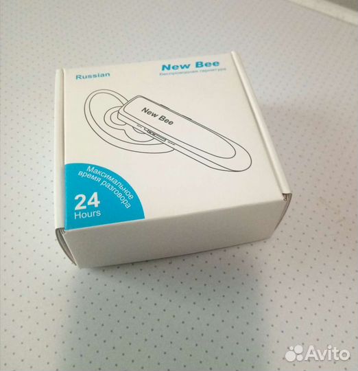 Bluetooth-гарнитура New Bee с чехлом. Новая