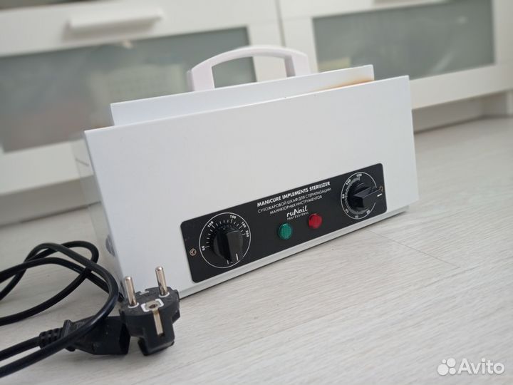 Стерилизатор для маникюрных инструментов
