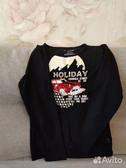 Лонгслив рост 140 со стразами новый