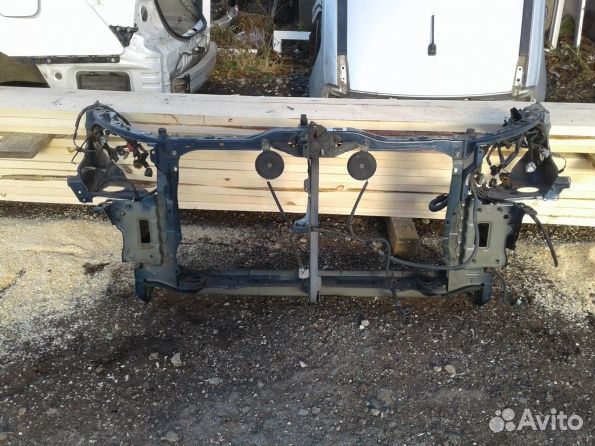 Toyota Avensis передняя панель