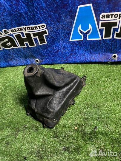 Кожух ручки кпп Mazda 6 GG L3 2006