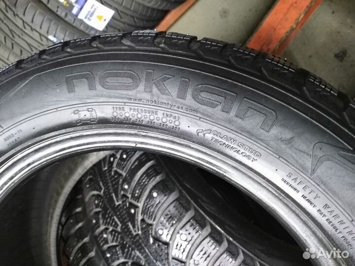 Nokian Tyres Hakkapeliitta 5 215/55 R16