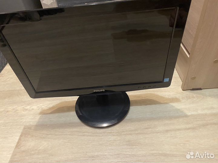 Монитор philips 15.6