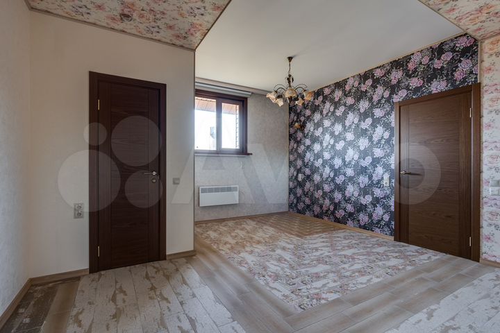 Дом 220 м² на участке 15 сот.