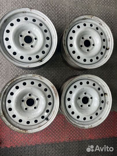 Штампованные диски на волгу R15