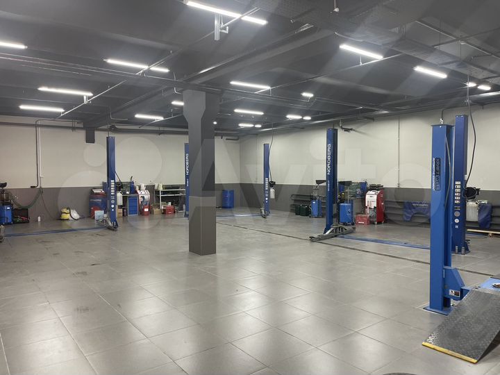 Брендовый автосервис, от 300 м²