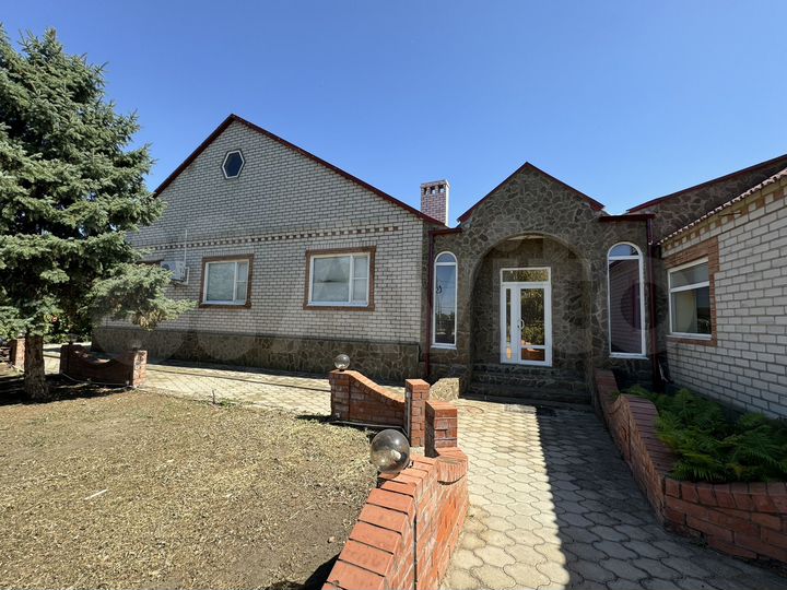 Дом 258 м² на участке 15 сот.