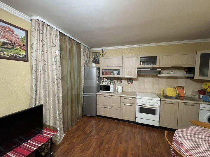 3-к. квартира, 66 м², 1/6 эт.