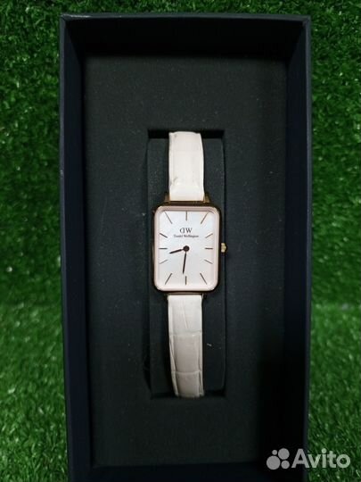 Наручные женские часы Daniel Wellington DW00100508