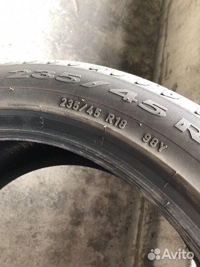 Pirelli Cinturato P7 235/45 R18 98Y
