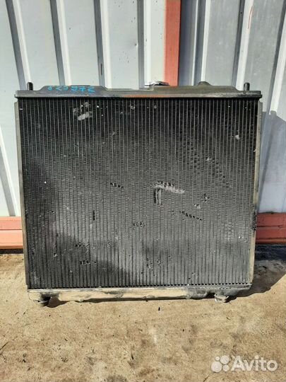 Радиатор М Паджэро 4 м 40 на механике,есть турбина